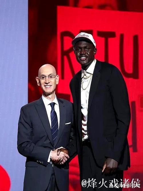 猛龙侧翼人员过多，阿巴基和迪克成潜在交易对象