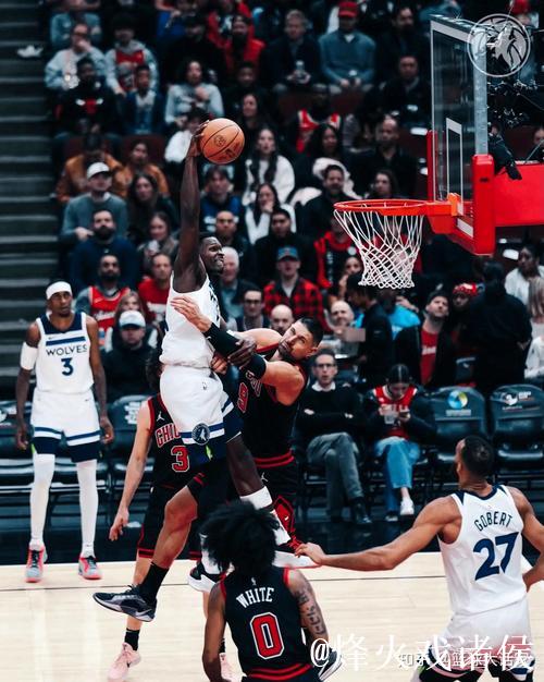 CBA俱乐部杯：爱德华兹23分7板5助 江苏力克辽宁